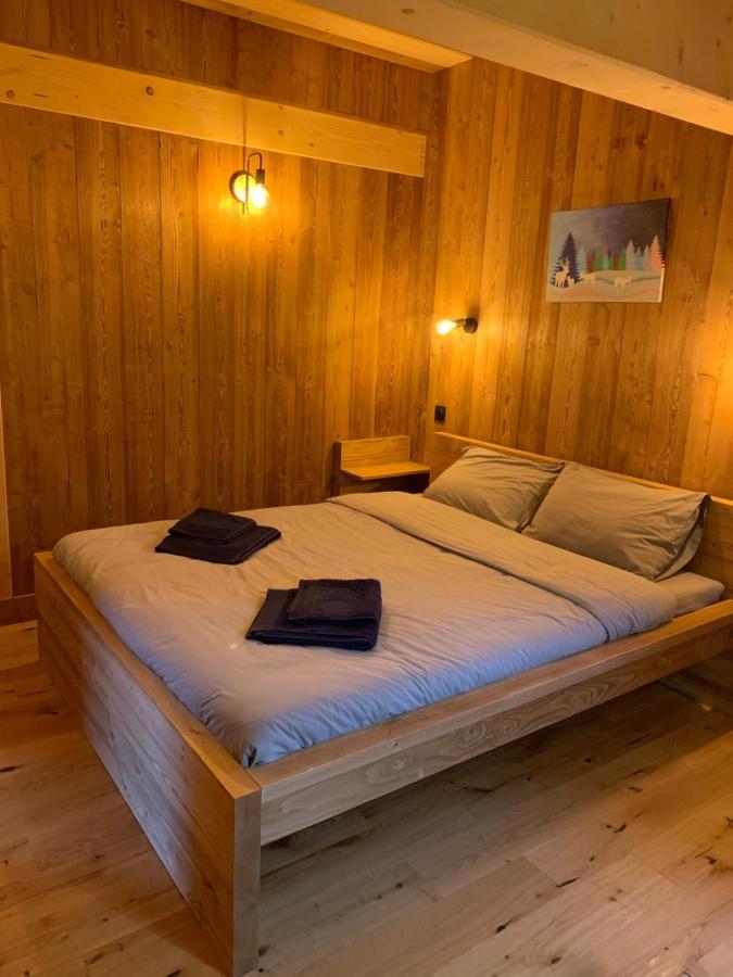 Du Champel Jacuzzi Chalet *