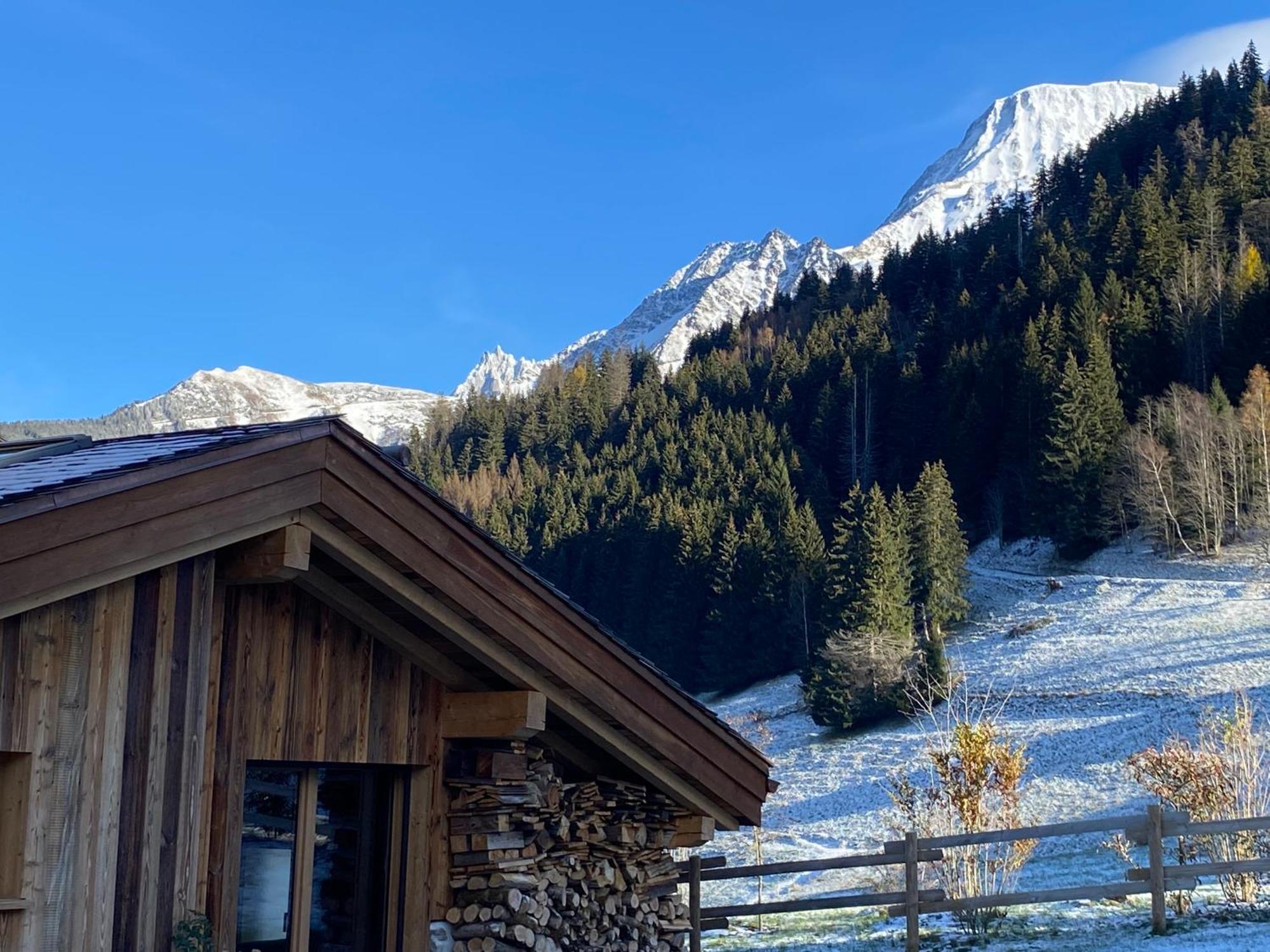 Du Champel Jacuzzi Chalet